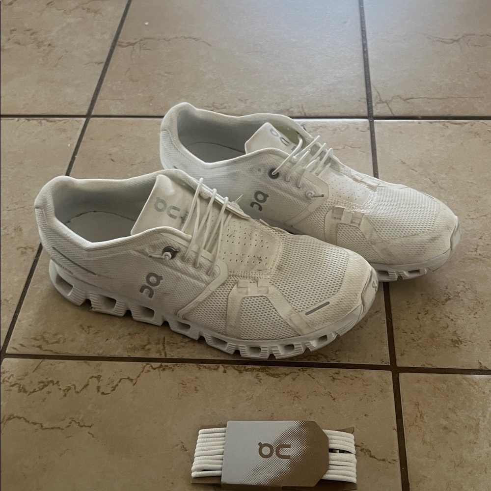 On Cloud white shoes. In great condition. - Picture 16 of 17